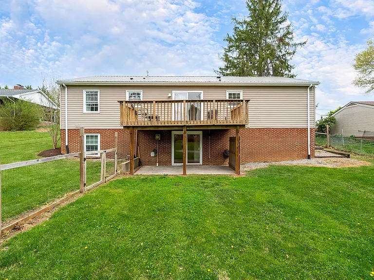 1005 Glade Rd — Photo 10