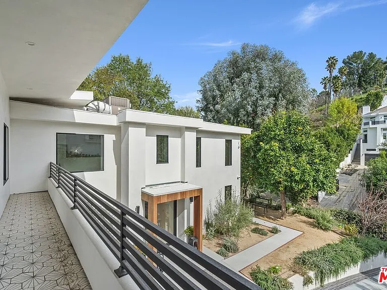 4545 Balboa Ave — Photo 38
