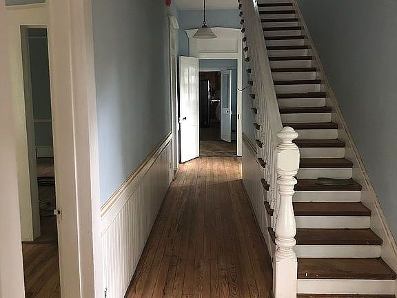 4th image of 307 E Moore St