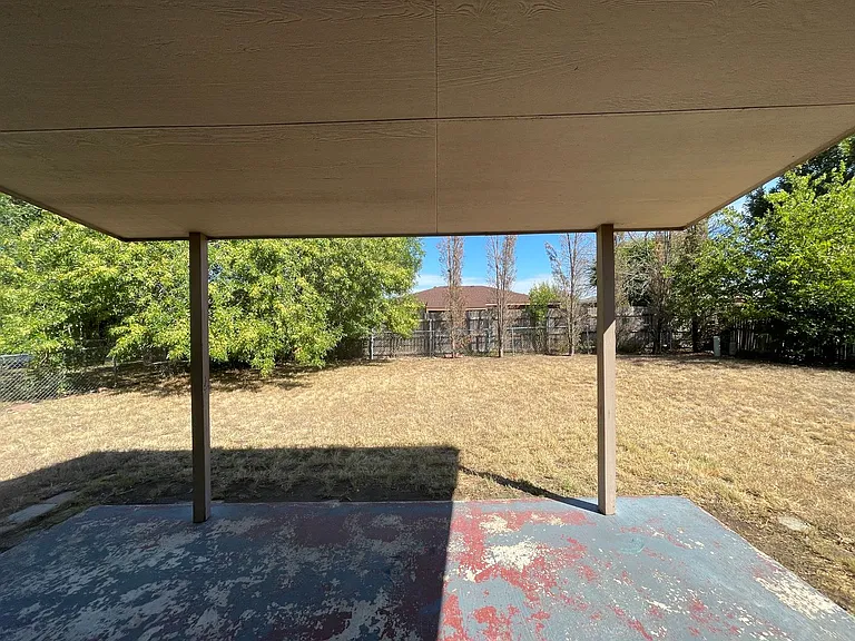 2806 Derby Dr — Photo 22