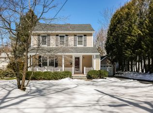 27 Oak Rd, Briarcliff Manor, NY 10510