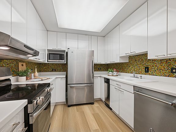 4th image of 3030 Pheasant Creek Dr APT 102