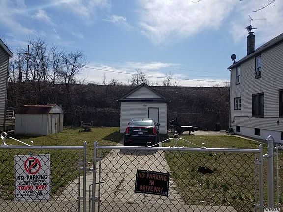 2nd image of 12052 Marsden St