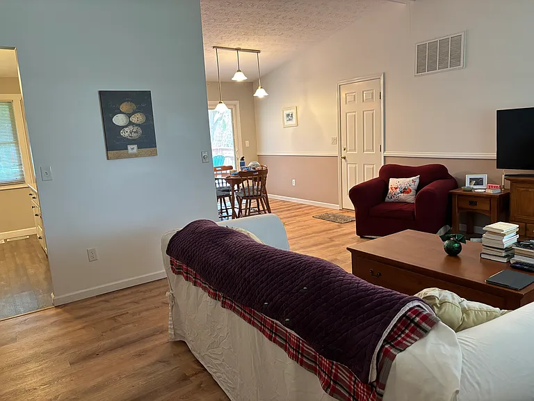 1149 Cumberland Ave — Photo 5