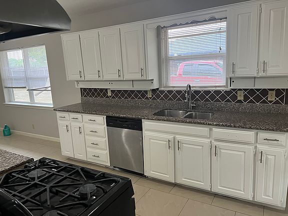 3rd image of 438 Frankie Ln