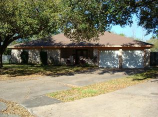 2903 Castle Ct, Pearland, TX 77581