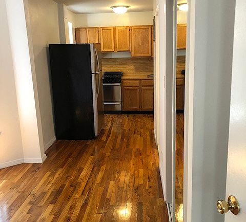 2nd image of 341 E 65th St APT 5RE