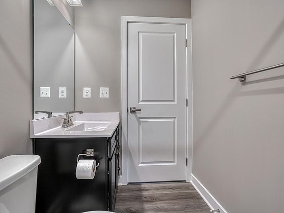 5th image of 6100 Northwest Dr #1