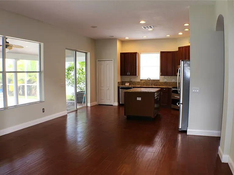 11609 Greensleeve Ave — Photo 12