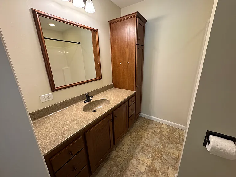 2094 Fieldcrest Dr — Photo 18