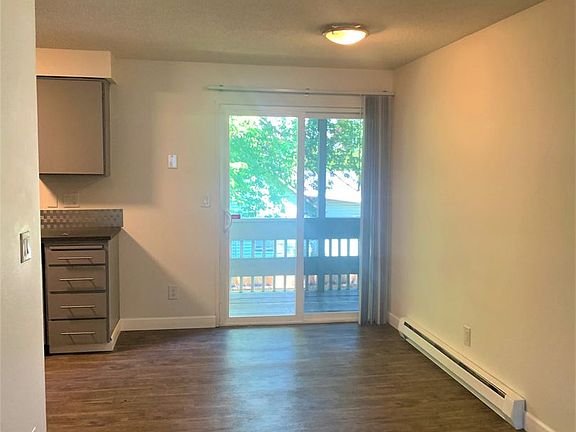 3rd image of 2214 E 30th St APT 5
