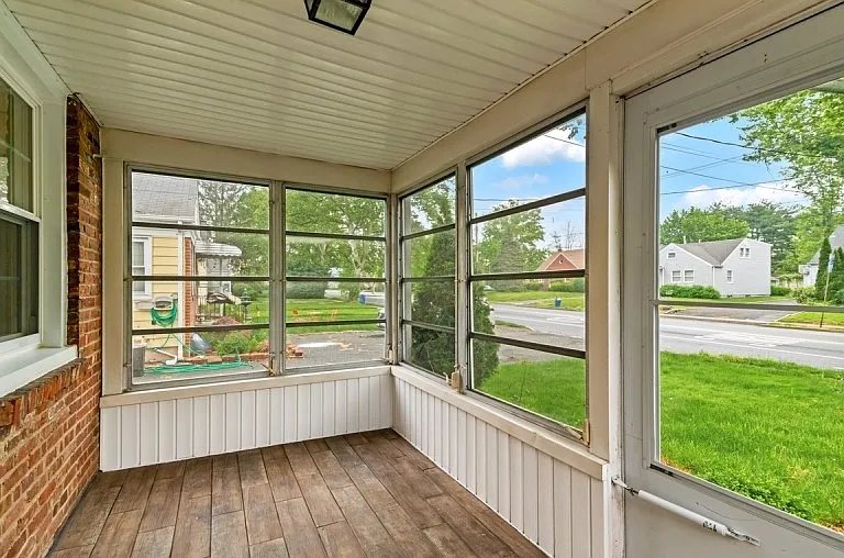 30 Meisel Ave — Photo 16