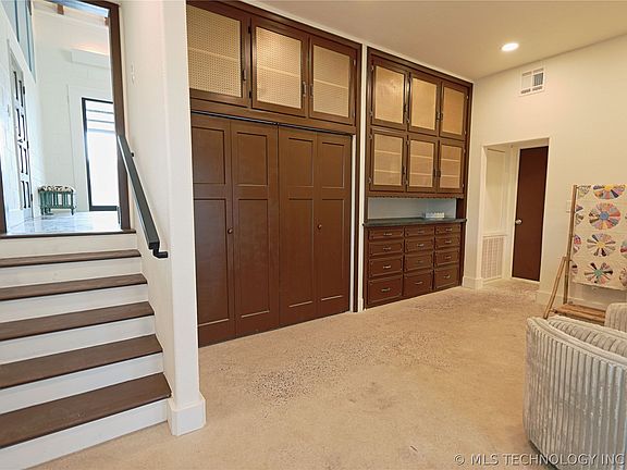 5th image of 4701 Howard St