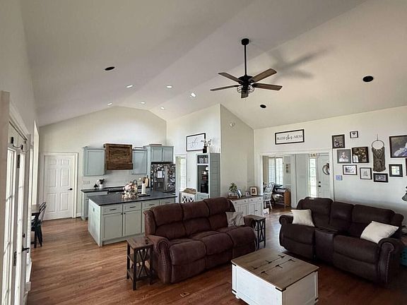 4th image of 107 Pine Ridge Ct