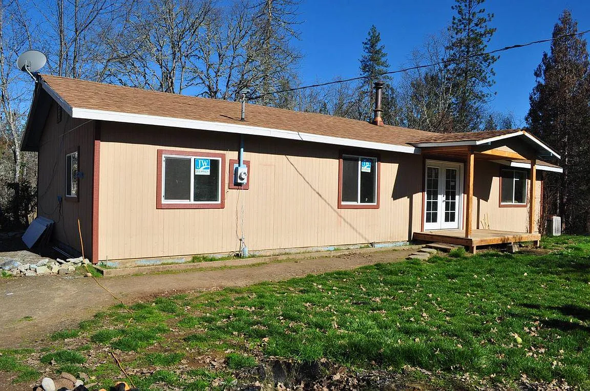 3502 Russell Rd photo 1