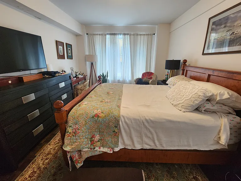 40 Central Park S #5F — Photo 9