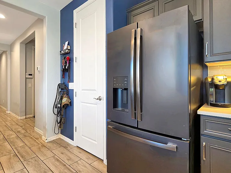15650 W Morning Glory St — Photo 3