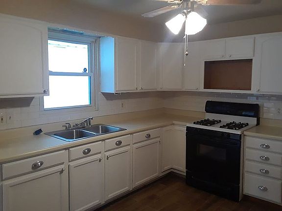 2nd image of 76 William St