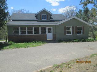 3225 Middle Rd, Highland, MI 48357