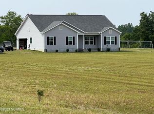 290 Falling Leaves Ln, Roseboro, NC 28382