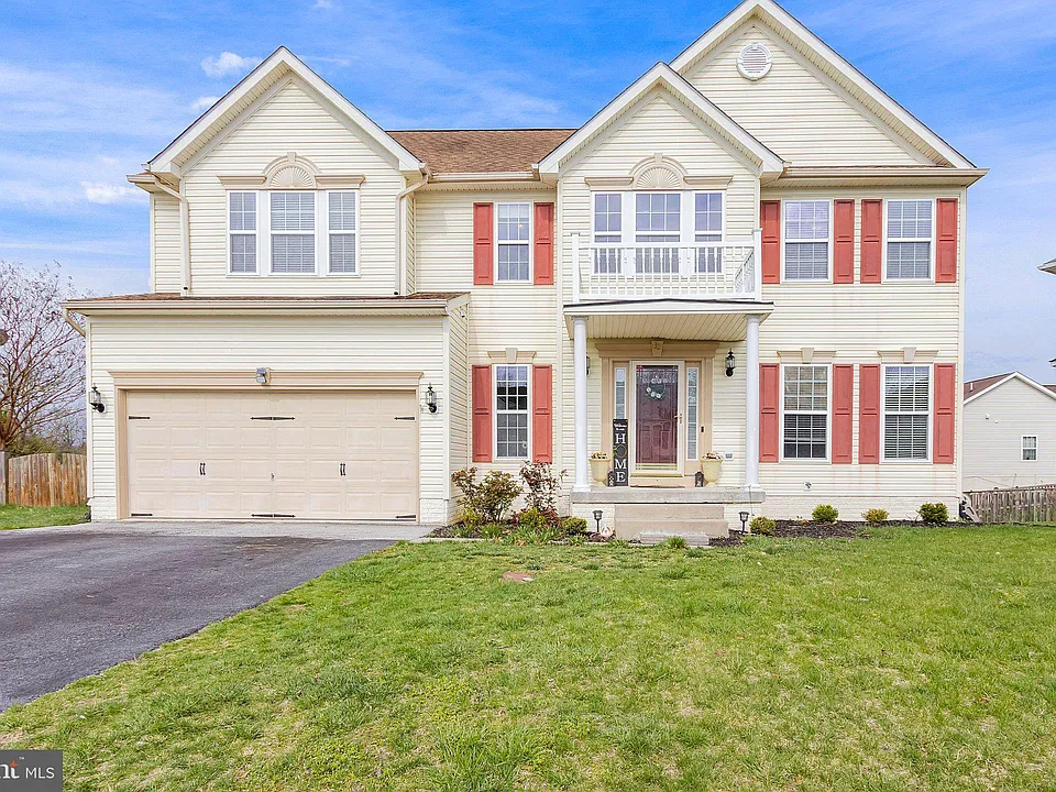 32 Lofting Ln