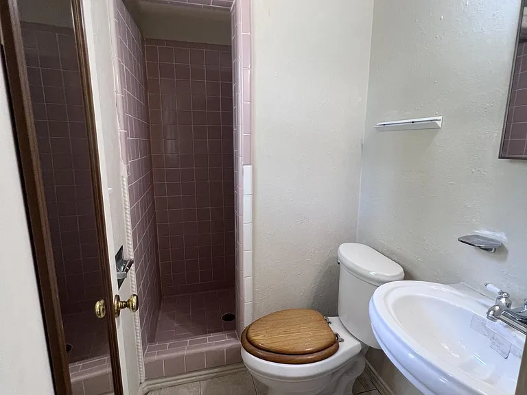 2104 Terrace Dr — Photo 4