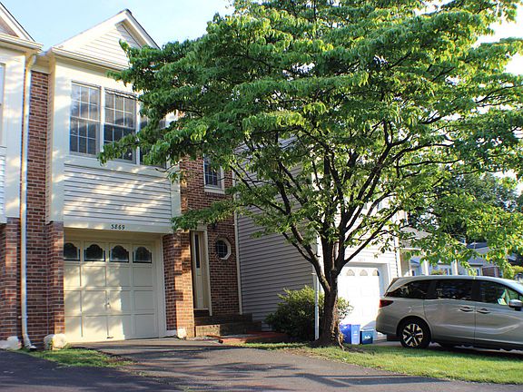 2nd image of 3869 Waythorn Pl