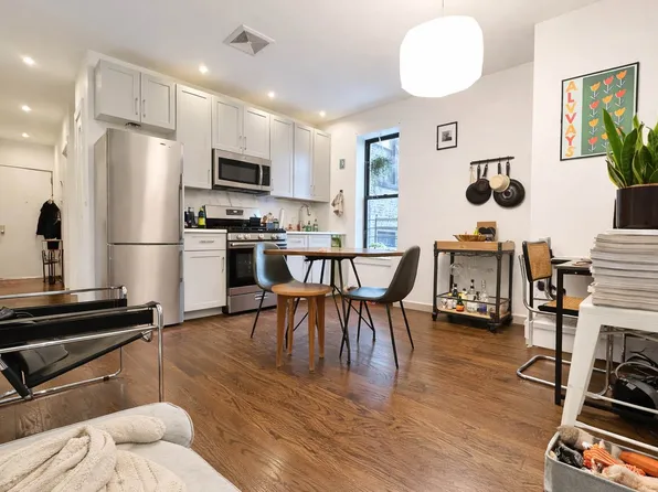 401 Macon Street image 1 of 4