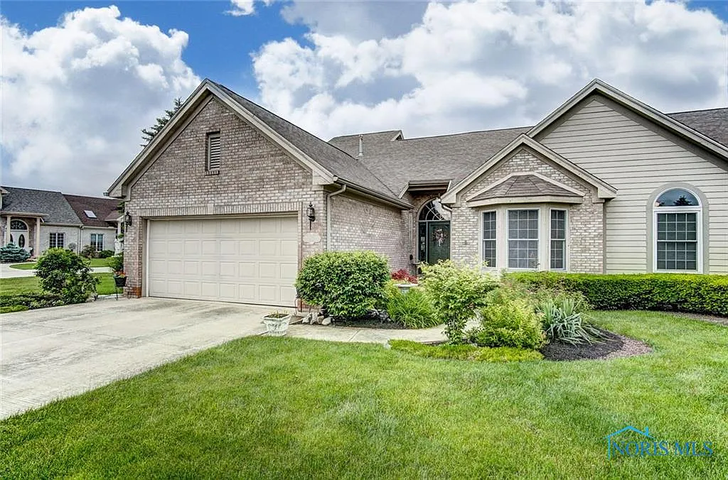 1420 Turnberry Ct photo 1
