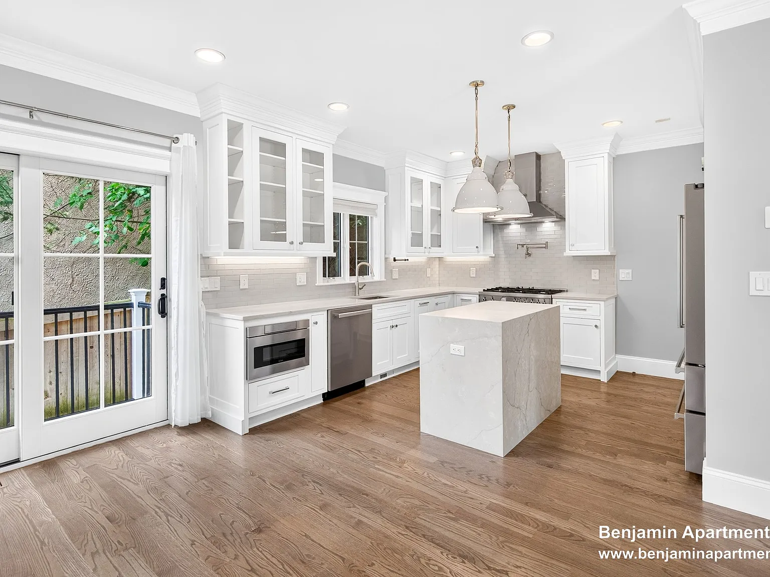 4 bed, 3.5 bath, 2000 sqft, $9,000 — Photo 3