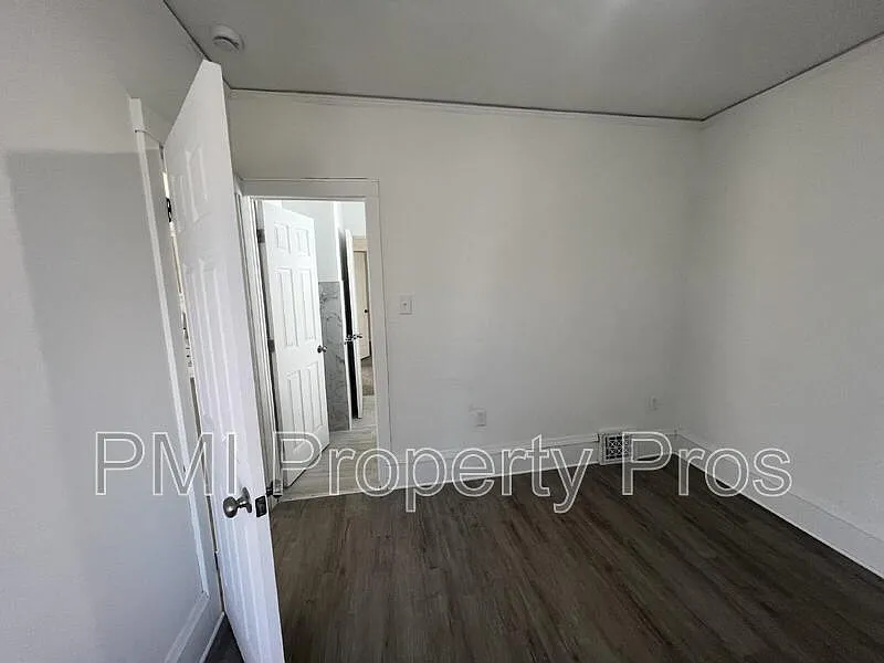 Building Photo - 3284 N 30th St