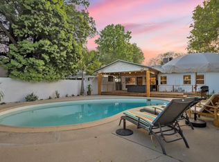 7106 Lasaine Ave, Van Nuys, CA 91406