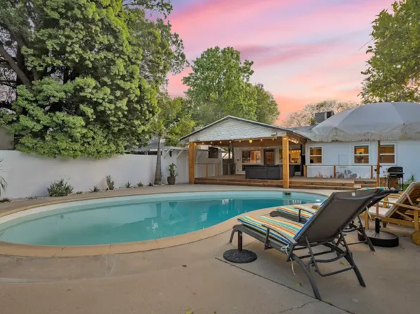 7106 Lasaine Ave, Van Nuys, CA 91406