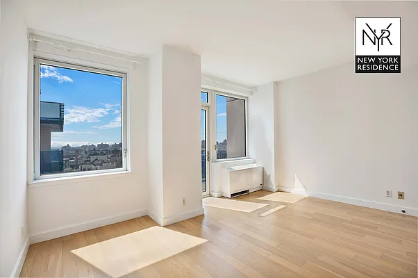 Sold by New York Residence | media 27