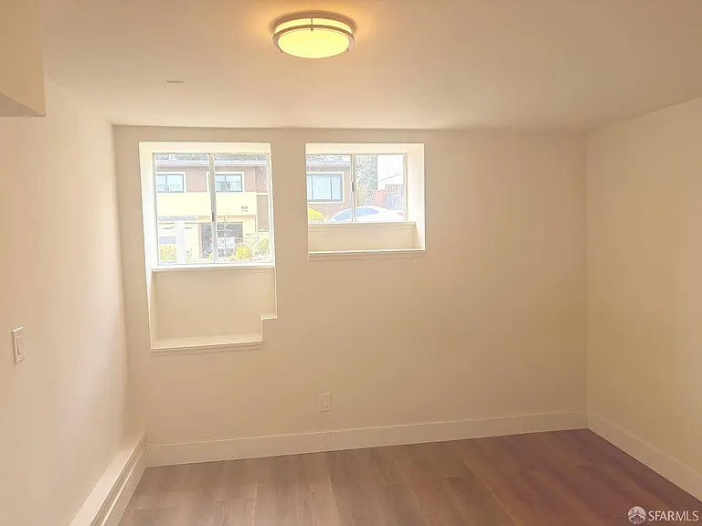 2555 Sherwood Dr — Photo 21