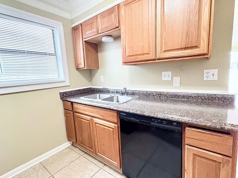 217 Ryder Dr — Photo 6