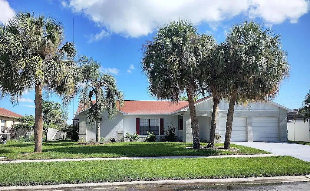 4 bed, 1991 sqft, $3,850 — Photo 2