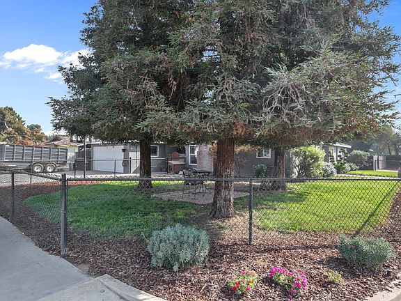 4th image of 2520 W Whitendale Ave