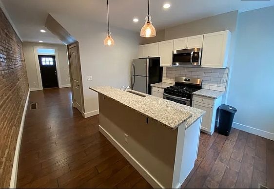 4th image of 329 Taylor Ave #11250229
