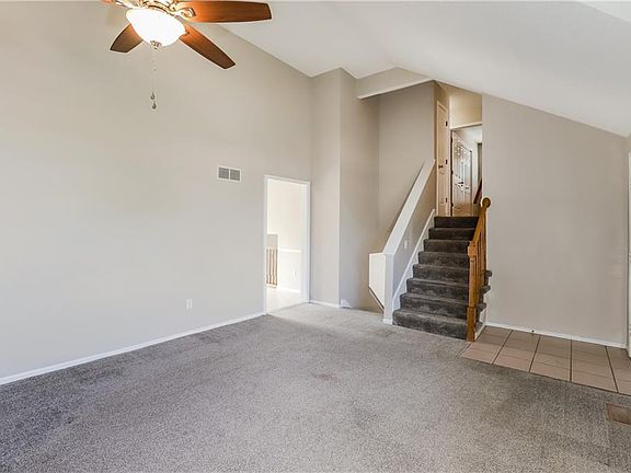 4th image of 1143 Meadowlark Ln