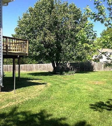 3rd image of 10705 Live Oak Ct