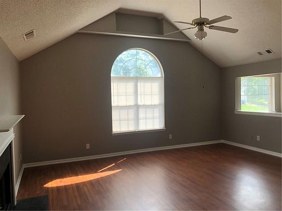5th image of 6195 Idlewood Cir