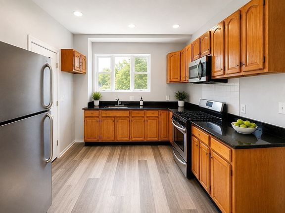 3rd image of 29 W Cottage St