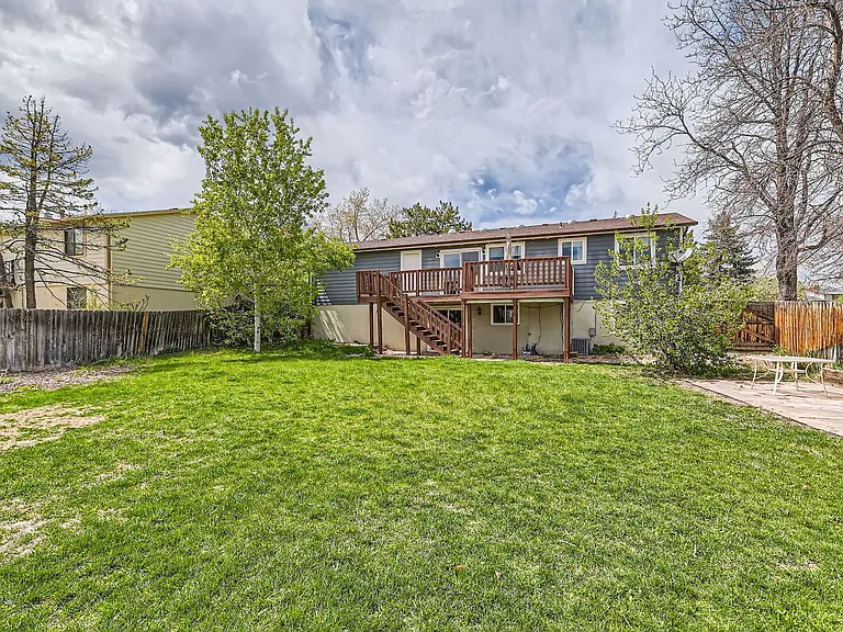 1186 N Franklin Ave — Photo 28