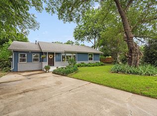 30 Dorothy Ln, Hurst, TX 76053