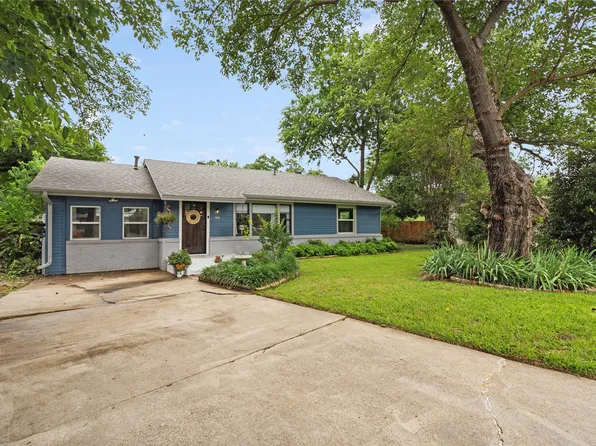 30 Dorothy Ln, Hurst, TX 76053