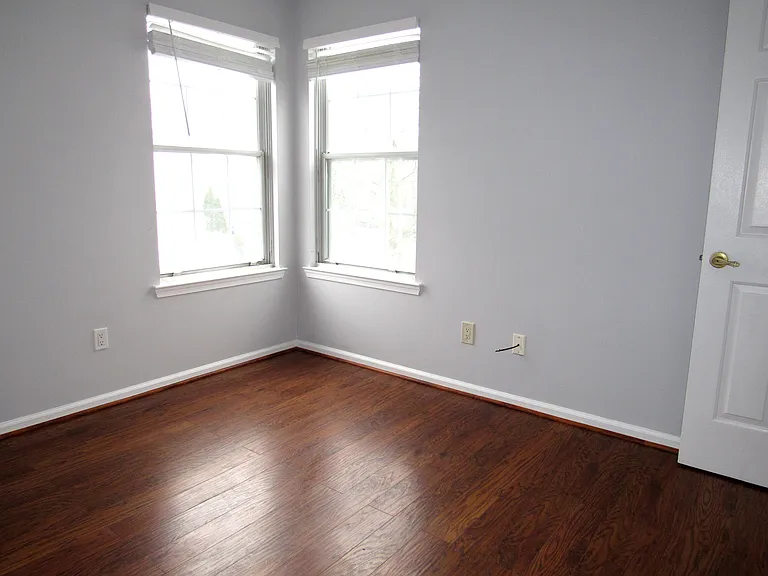 79 Portsmouth Ct — Photo 18