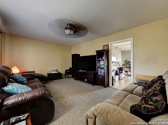 4th image of 421 E Lindbergh Blvd