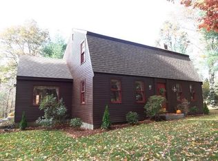 17 Pleasant St, Assonet, MA 02702