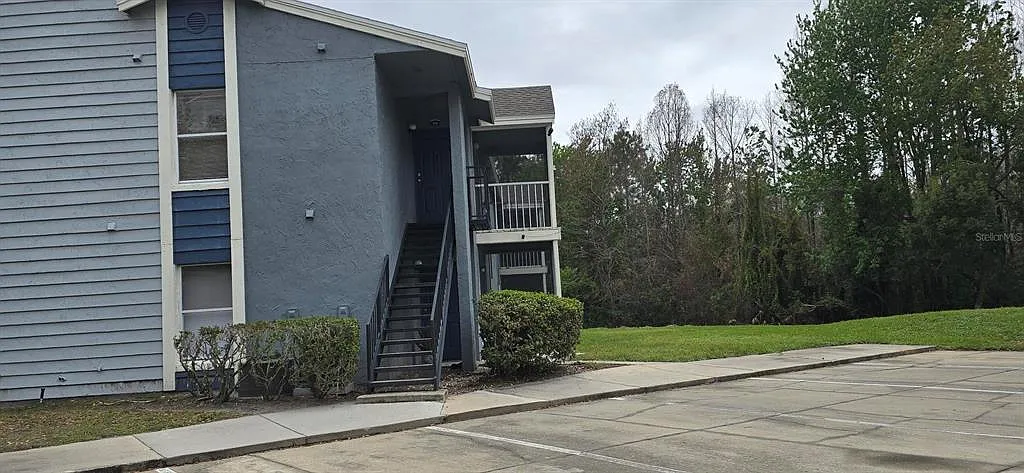 2 bed, 2.0 bath, 910 sqft, $1,400 — Photo 2